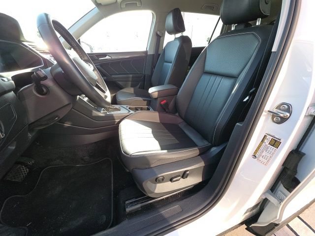 Used 2023 Volkswagen Tiguan SE image 13