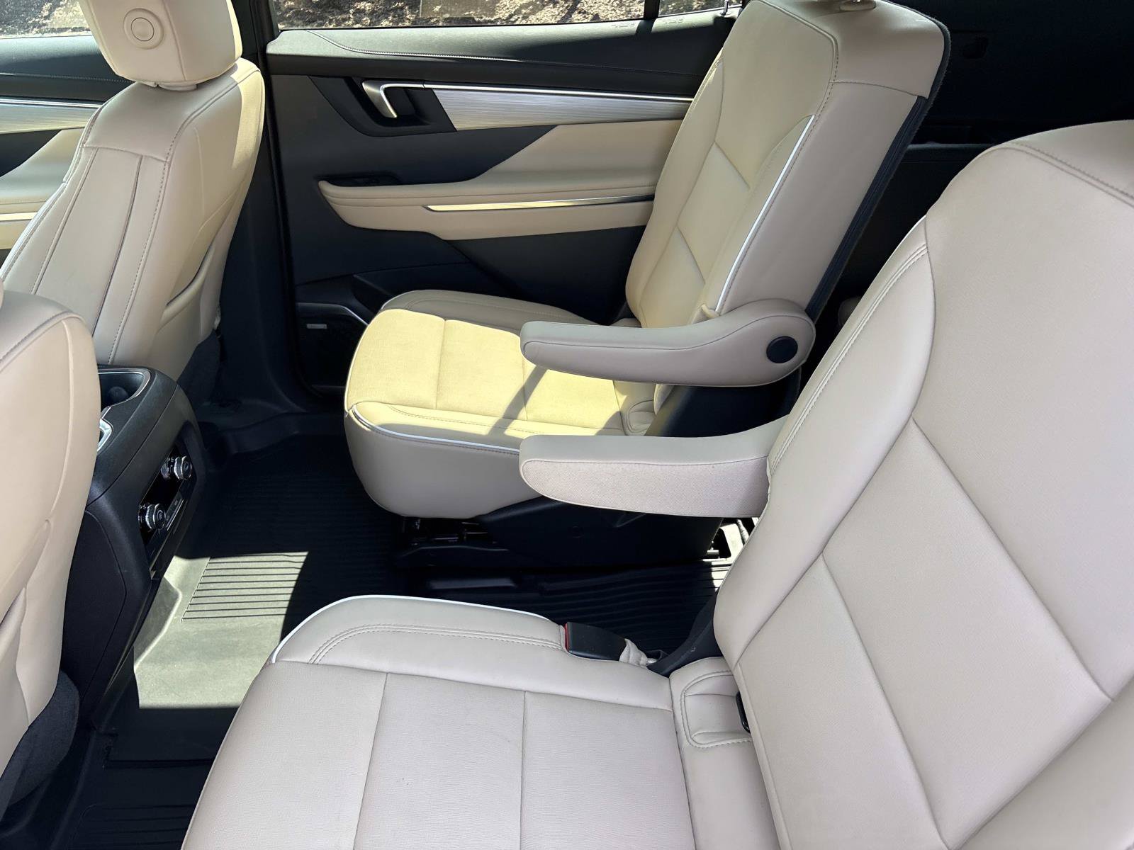 Used 2026 Buick Enclave Preferred w/ Power Package FWD image 33