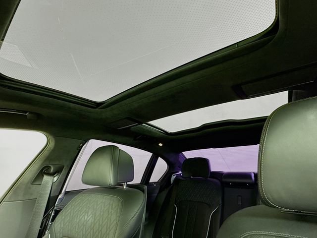 Used 2022 BMW ALPINA B7 xDrive ALPINA B7 xDrive w/ Luxury Rear Seating Package image 23