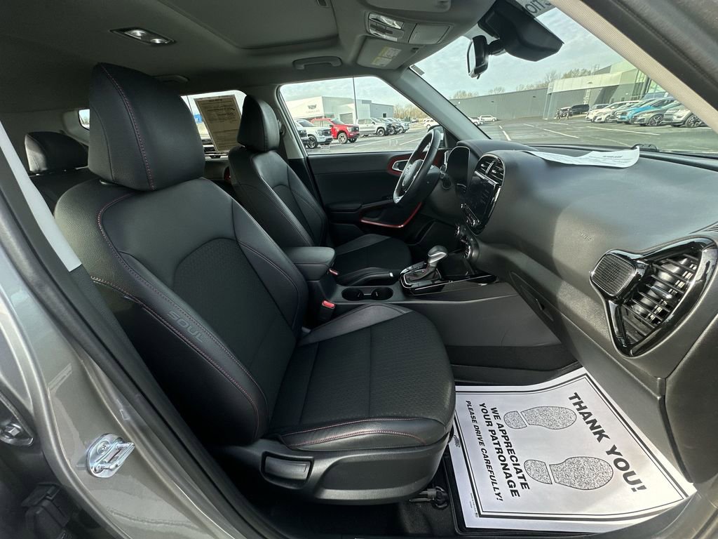Certified 2025 Kia Soul GT-Line image 25