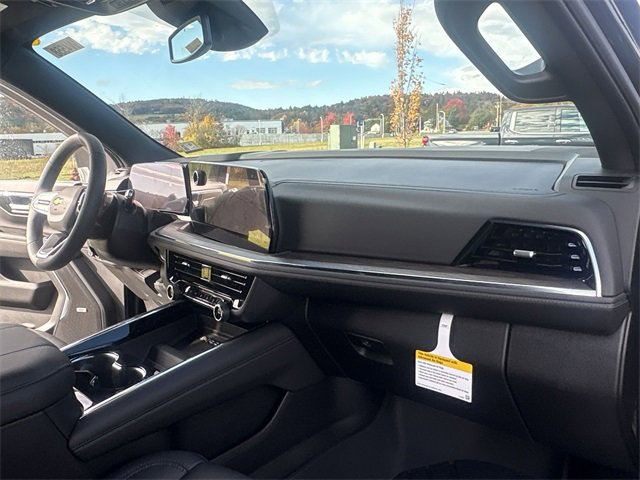 New 2026 Chevrolet Suburban LT image 30