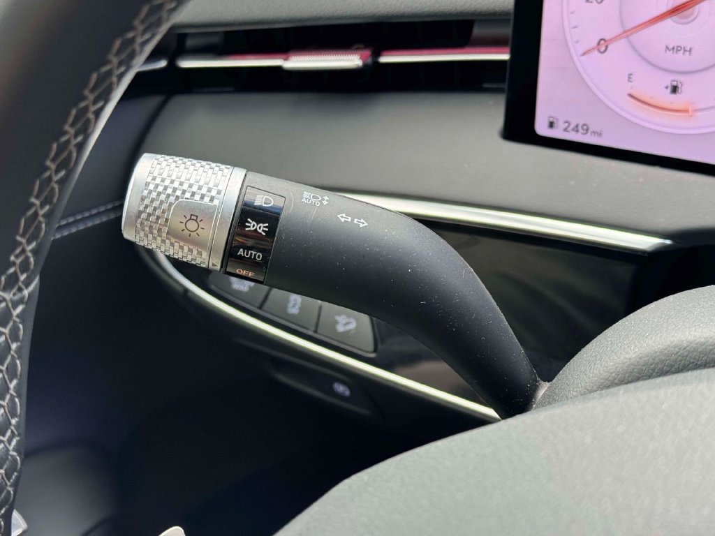 Certified 2026 Genesis GV70 2.5T AWD/4WD image 19