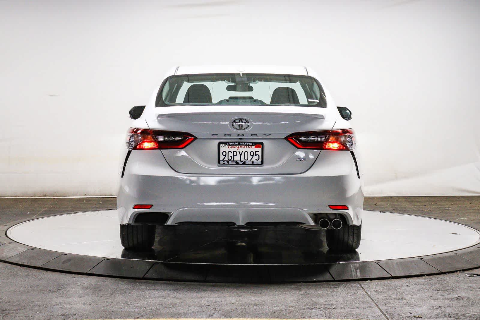 Certified 2023 Toyota Camry SE FWD image 4