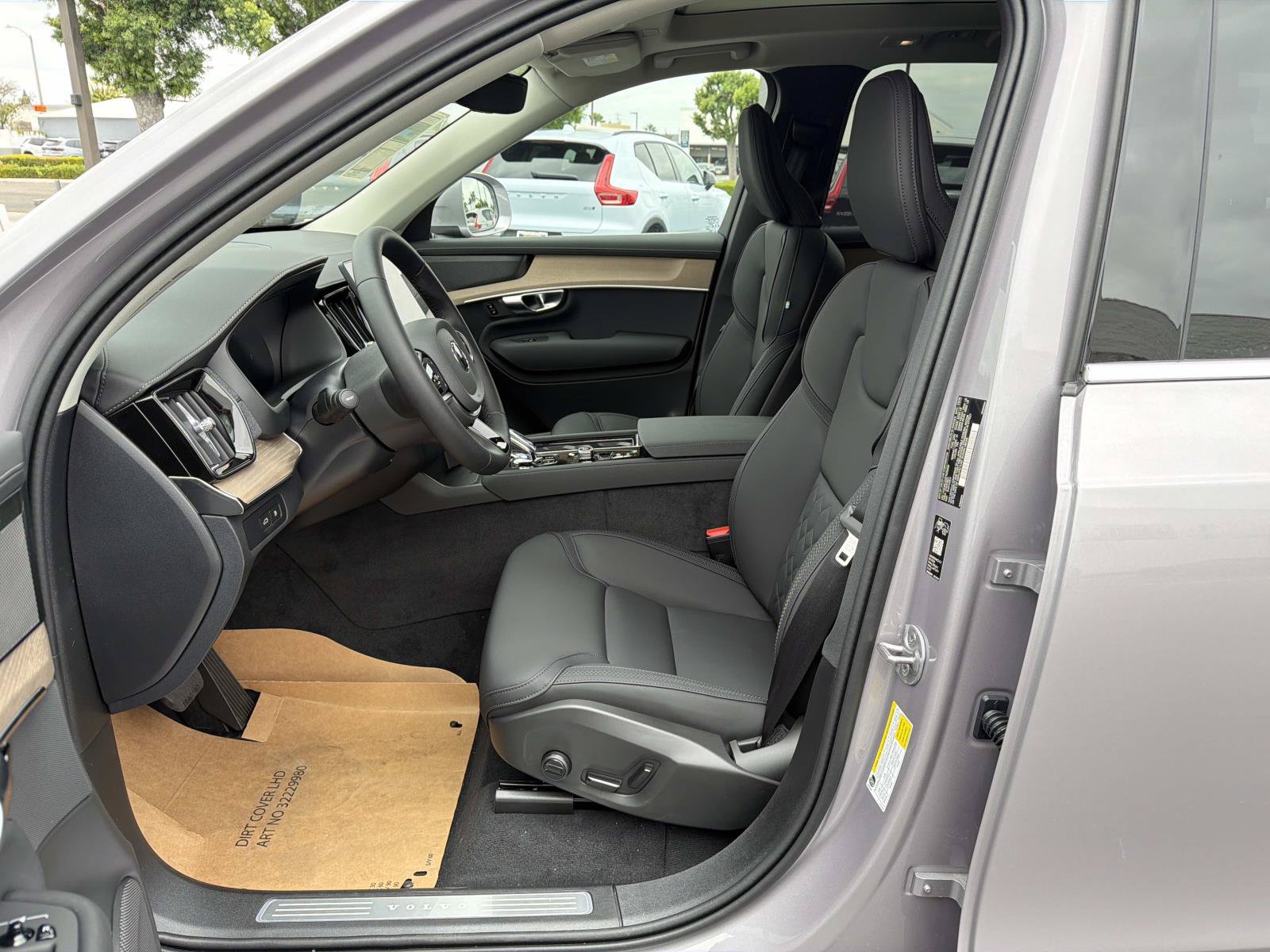 New 2026 Volvo XC90 T8 Plus AWD/4WD image 13