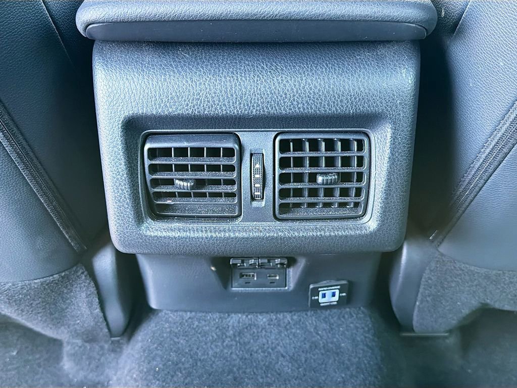 Used 2025 Toyota Camry SE FWD image 18