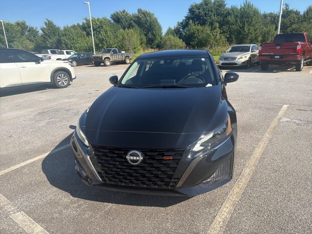 Used 2025 Nissan Altima 2.5 SR FWD image 3