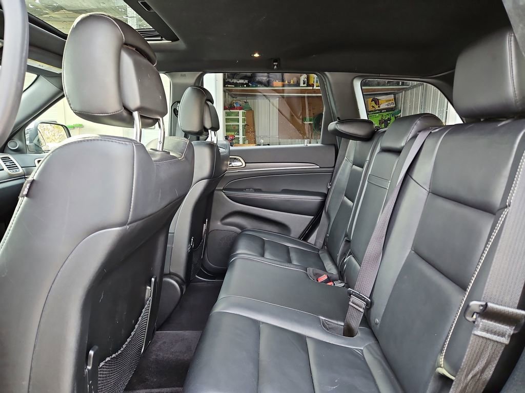Used 2017 Jeep Grand Cherokee Limited image 31