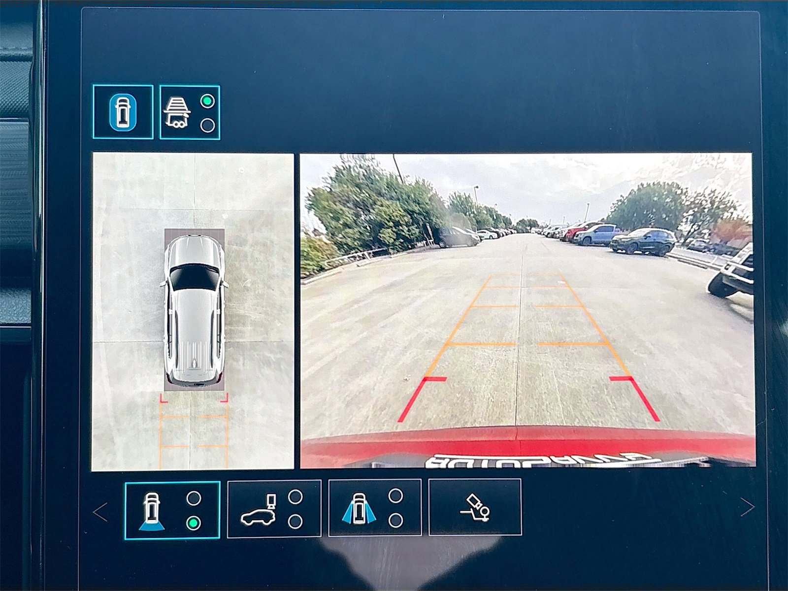 Used 2025 GMC Acadia AT4 image 14