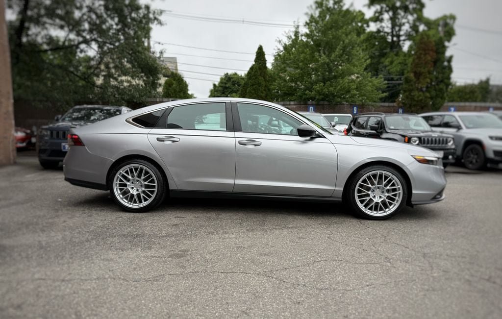Used 2024 Honda Accord Sport image 4