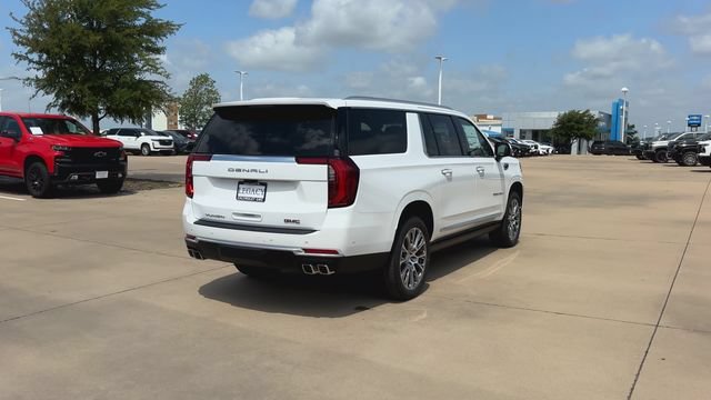 New 2026 GMC Yukon XL Denali w/ Denali Reserve Package AWD/4WD image 9