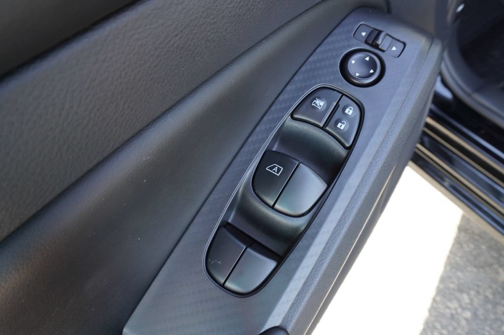 Used 2025 Nissan Altima 2.5 S FWD image 15