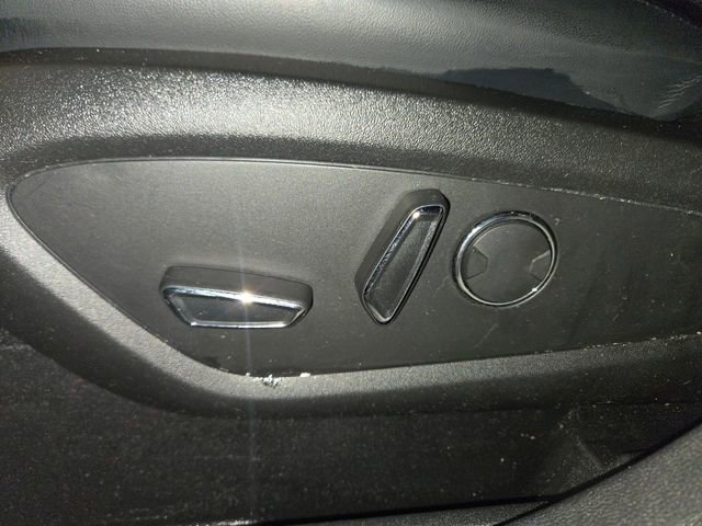 Used 2019 Lincoln Nautilus Select image 12