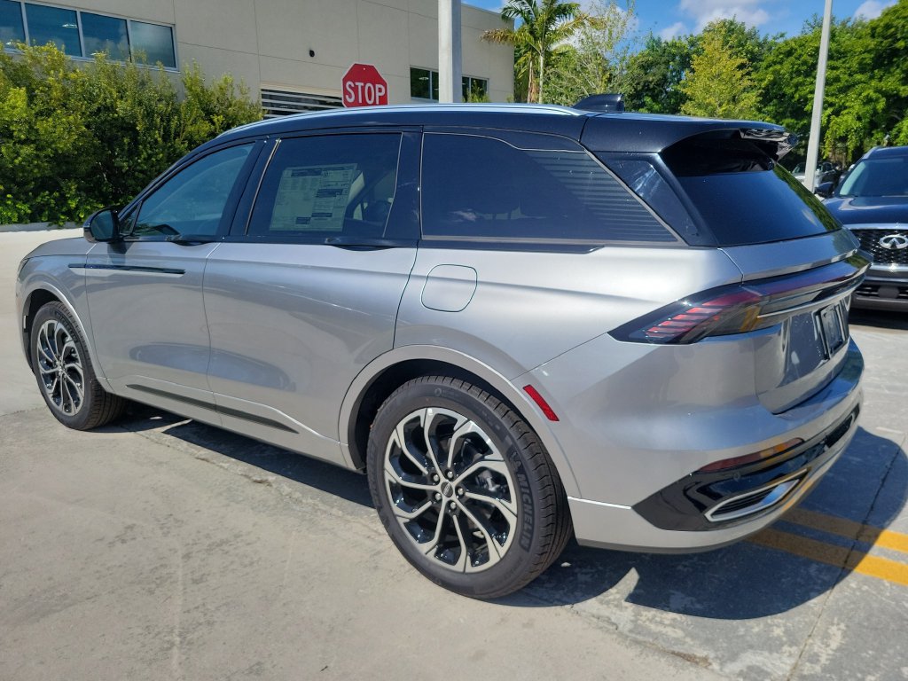 New 2026 Lincoln Nautilus Reserve AWD/4WD image 3