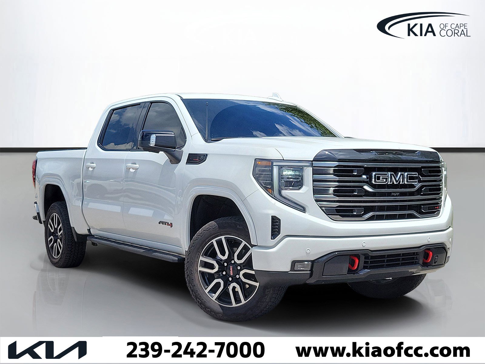 Used 2025 GMC Sierra 1500 AT4 w/ AT4 Premium Package AWD/4WD image 1