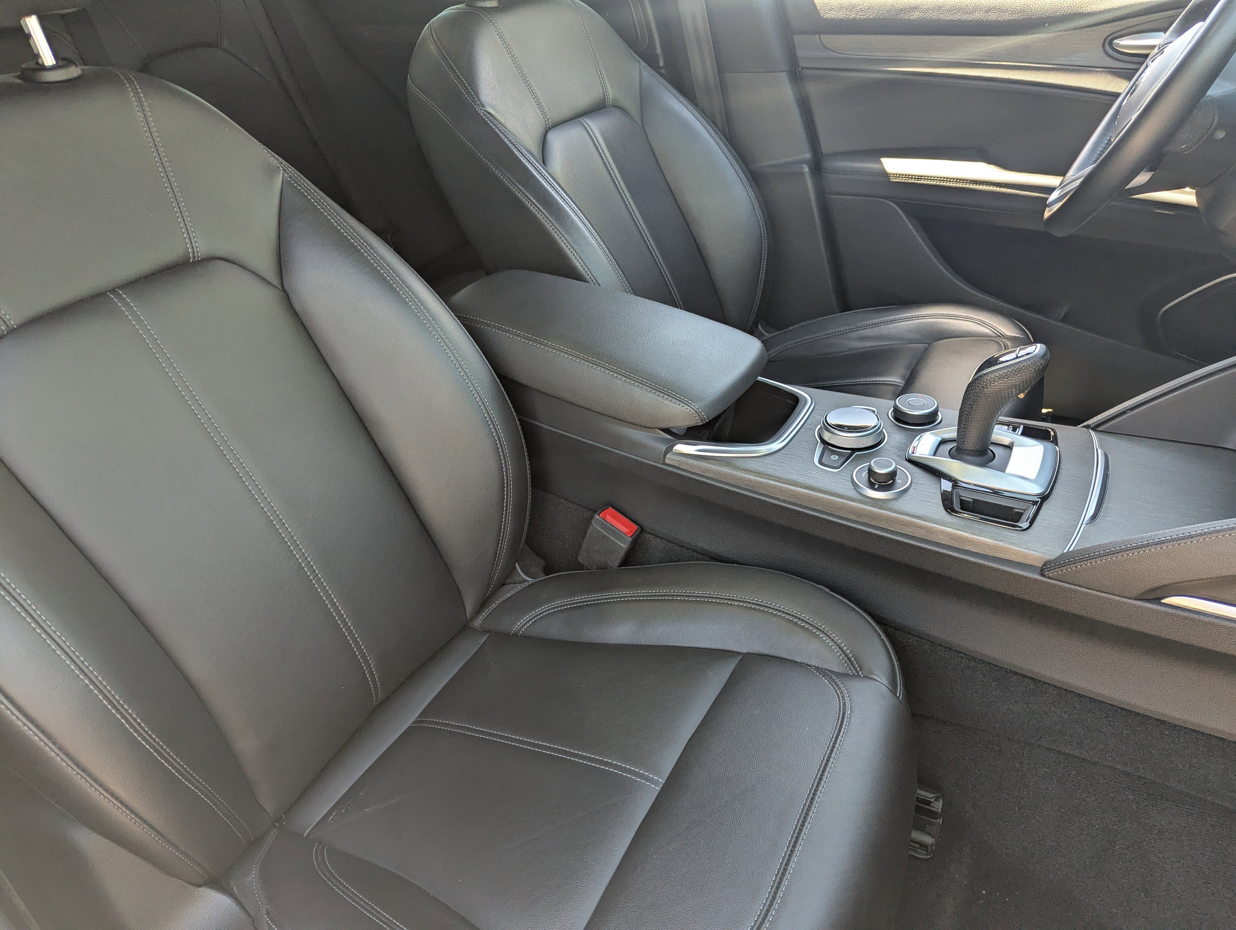 Used 2023 Alfa Romeo Stelvio Ti w/ Active Assist Plus Package image 9