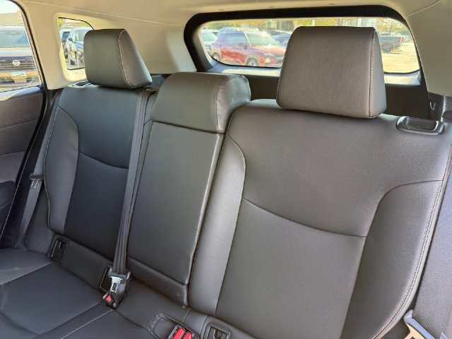 Used 2026 Toyota Corolla Cross XLE w/ Convenience Package FWD image 25