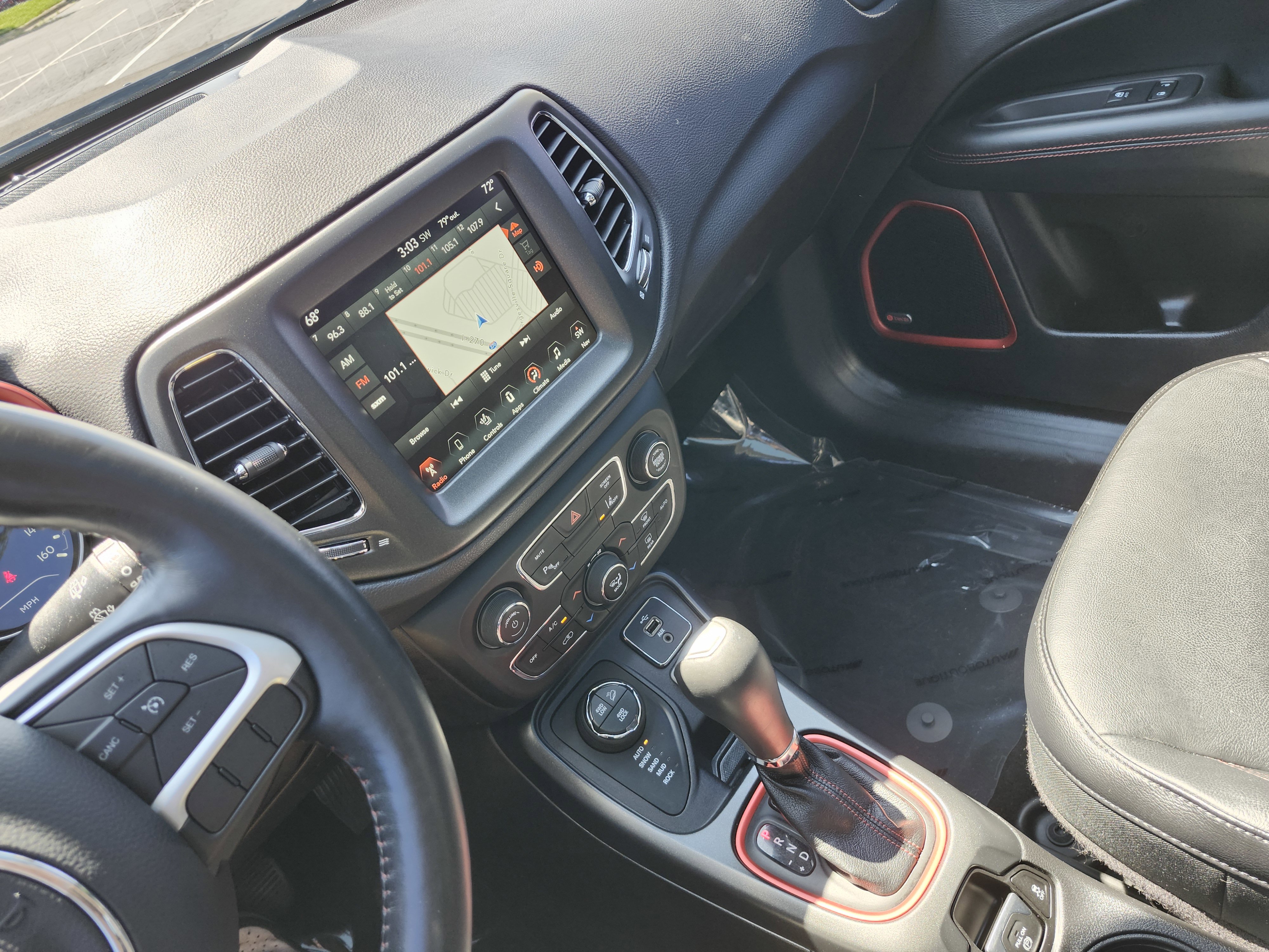 Used 2017 Jeep Compass Trailhawk w/ Leather Interior Group AWD/4WD image 31