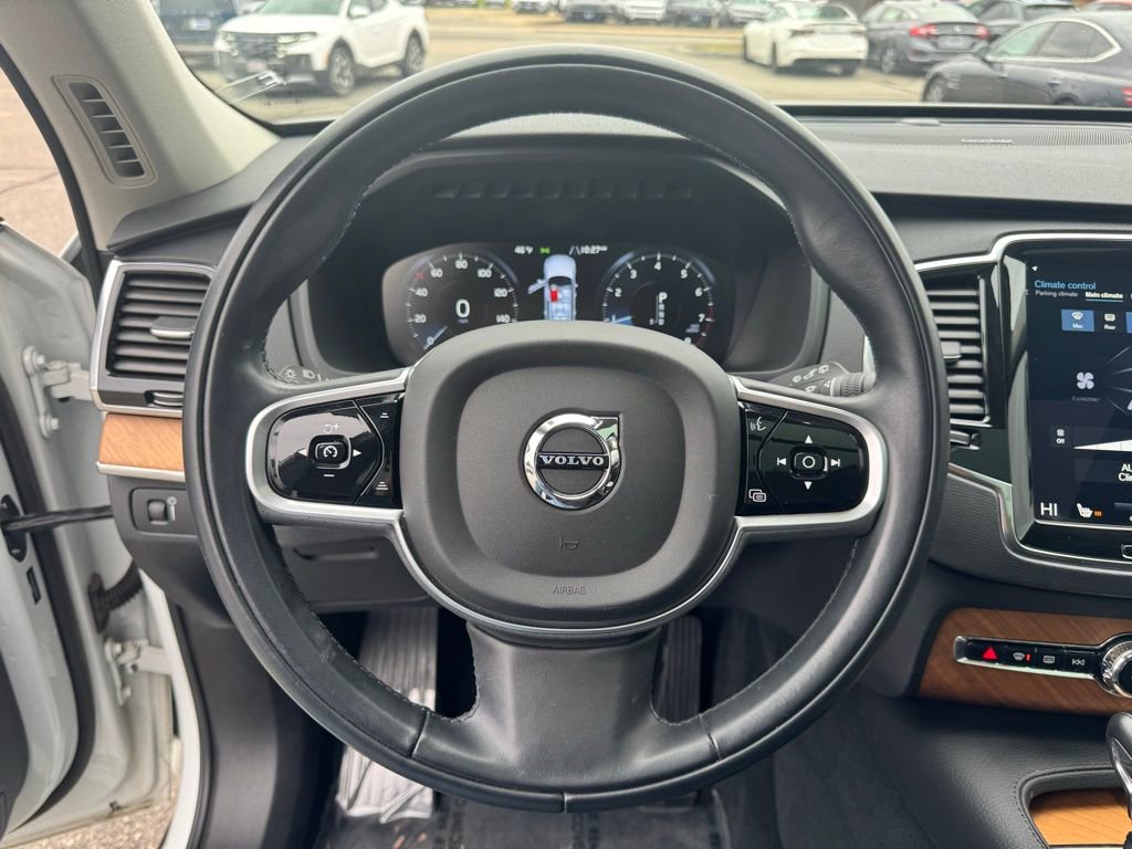 Used 2022 Volvo XC90 T6 Momentum w/ Advanced Package image 22