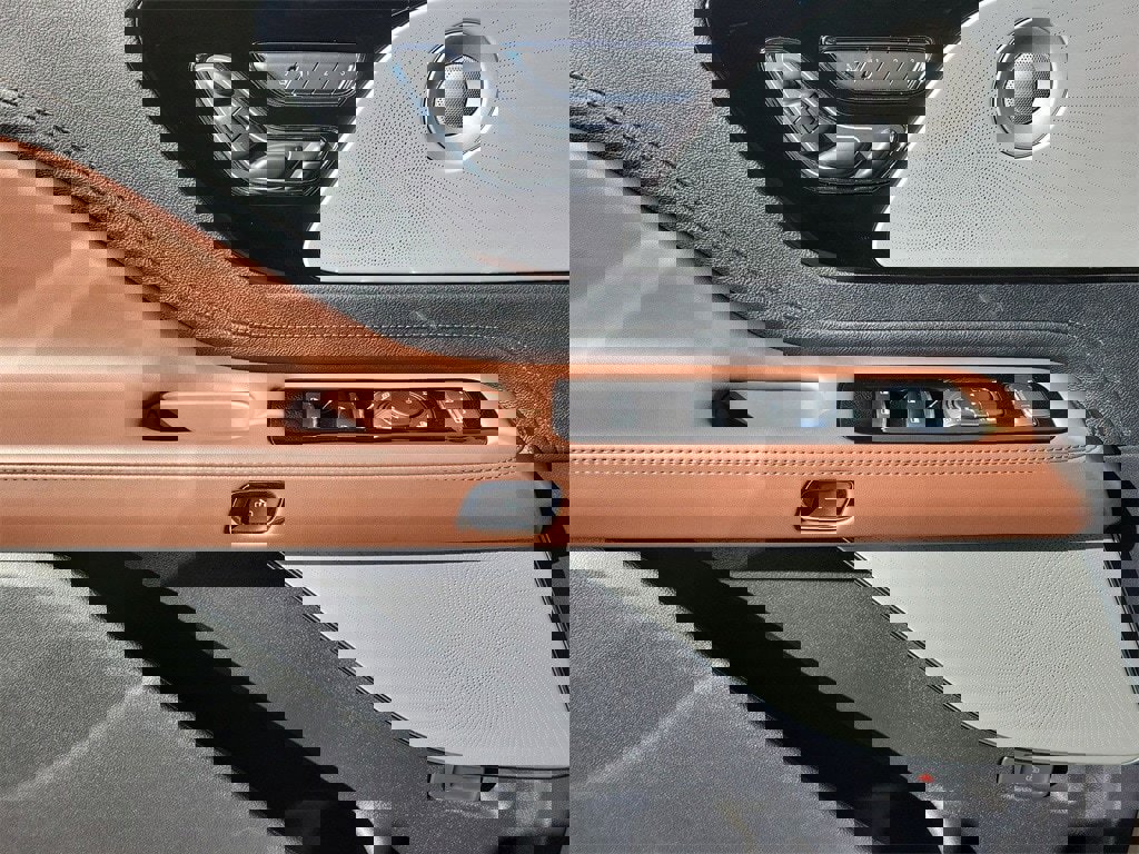 Used 2025 Lincoln Aviator Reserve w/ Equipment Group 201A image 15