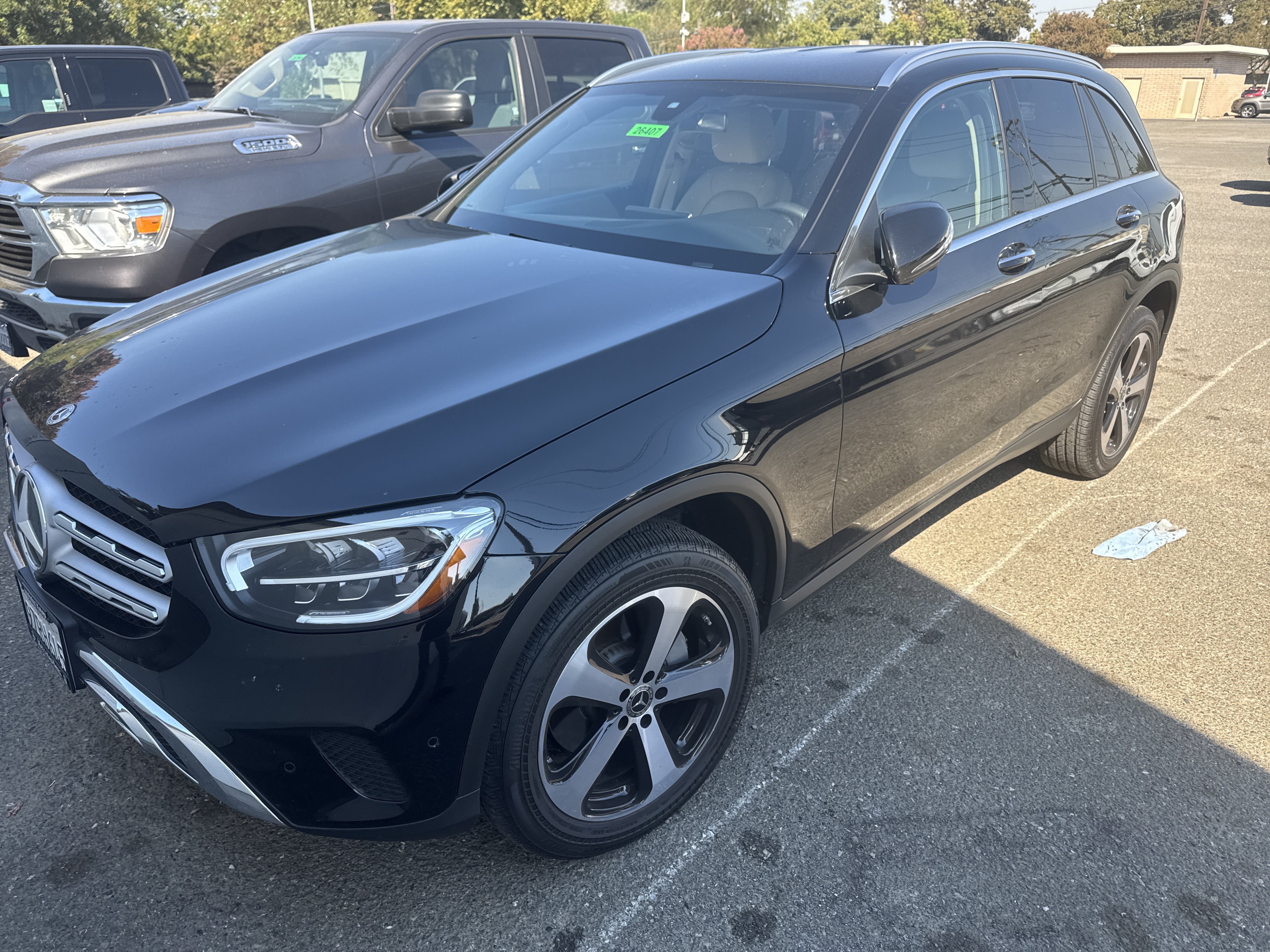 Used 2021 Mercedes-Benz GLC 300 image 2