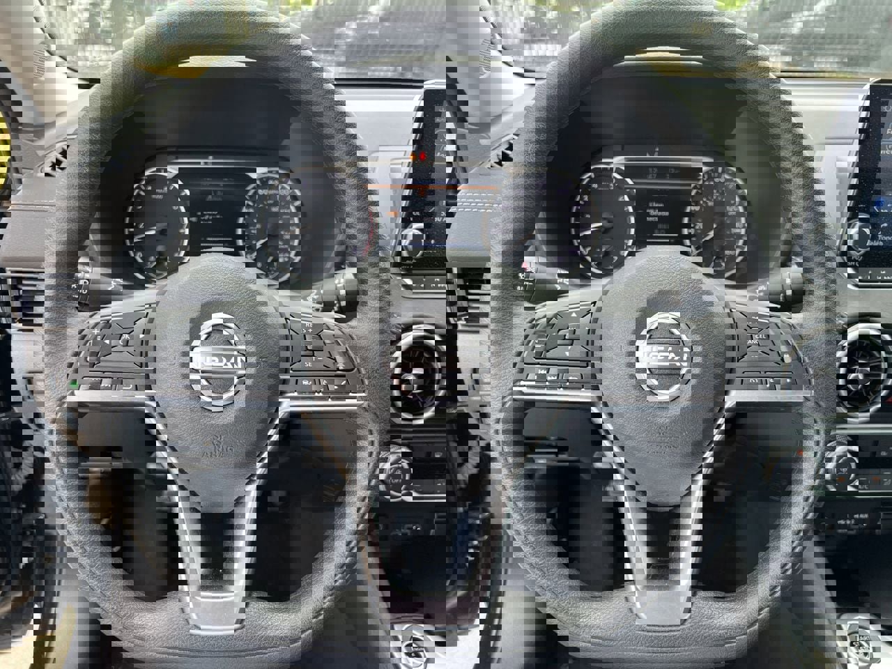 Certified 2025 Nissan Sentra SV FWD image 5