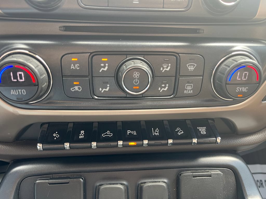 Used 2019 GMC Sierra 2500 Denali w/ Duramax Plus Package AWD/4WD image 27