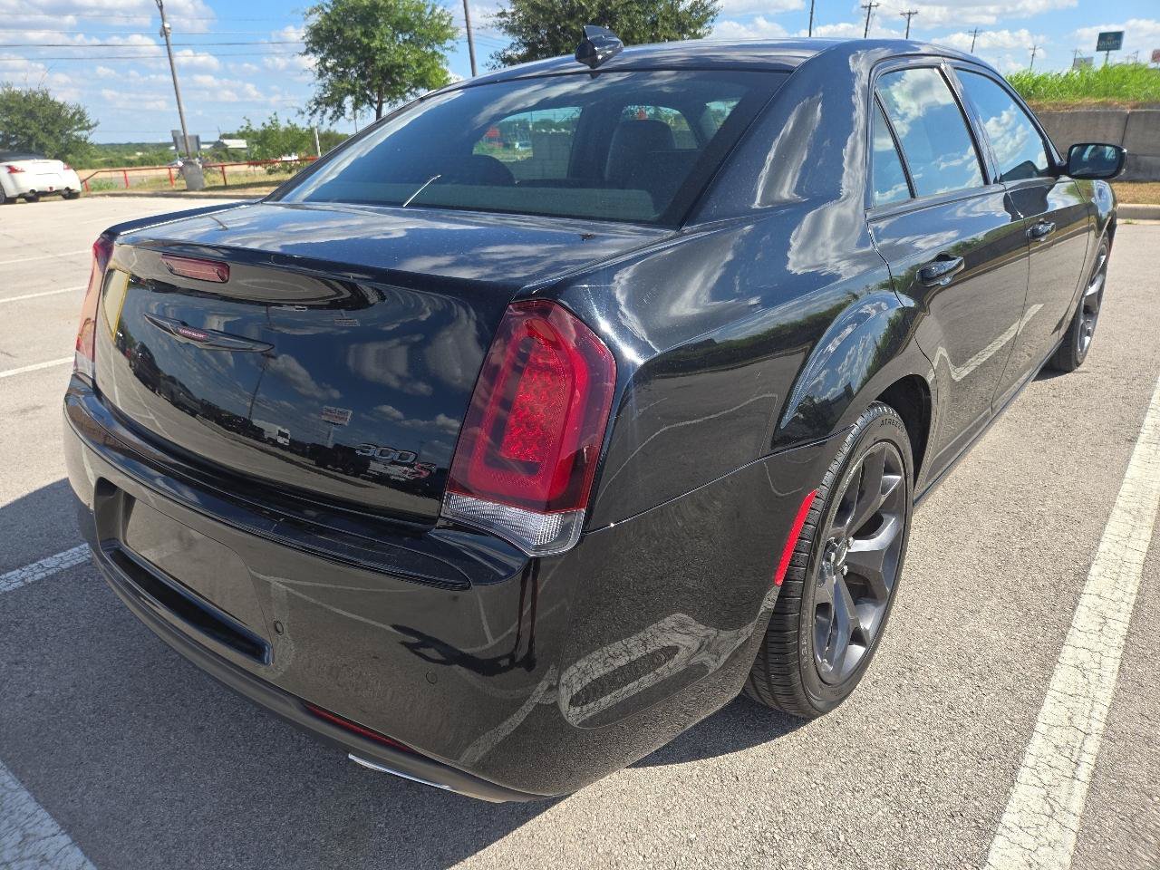 Used 2023 Chrysler 300 S RWD image 5