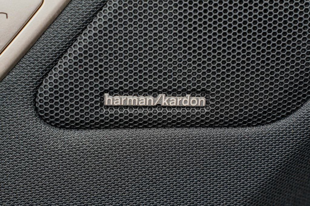 Used 2025 BMW iX xDrive50 image 11