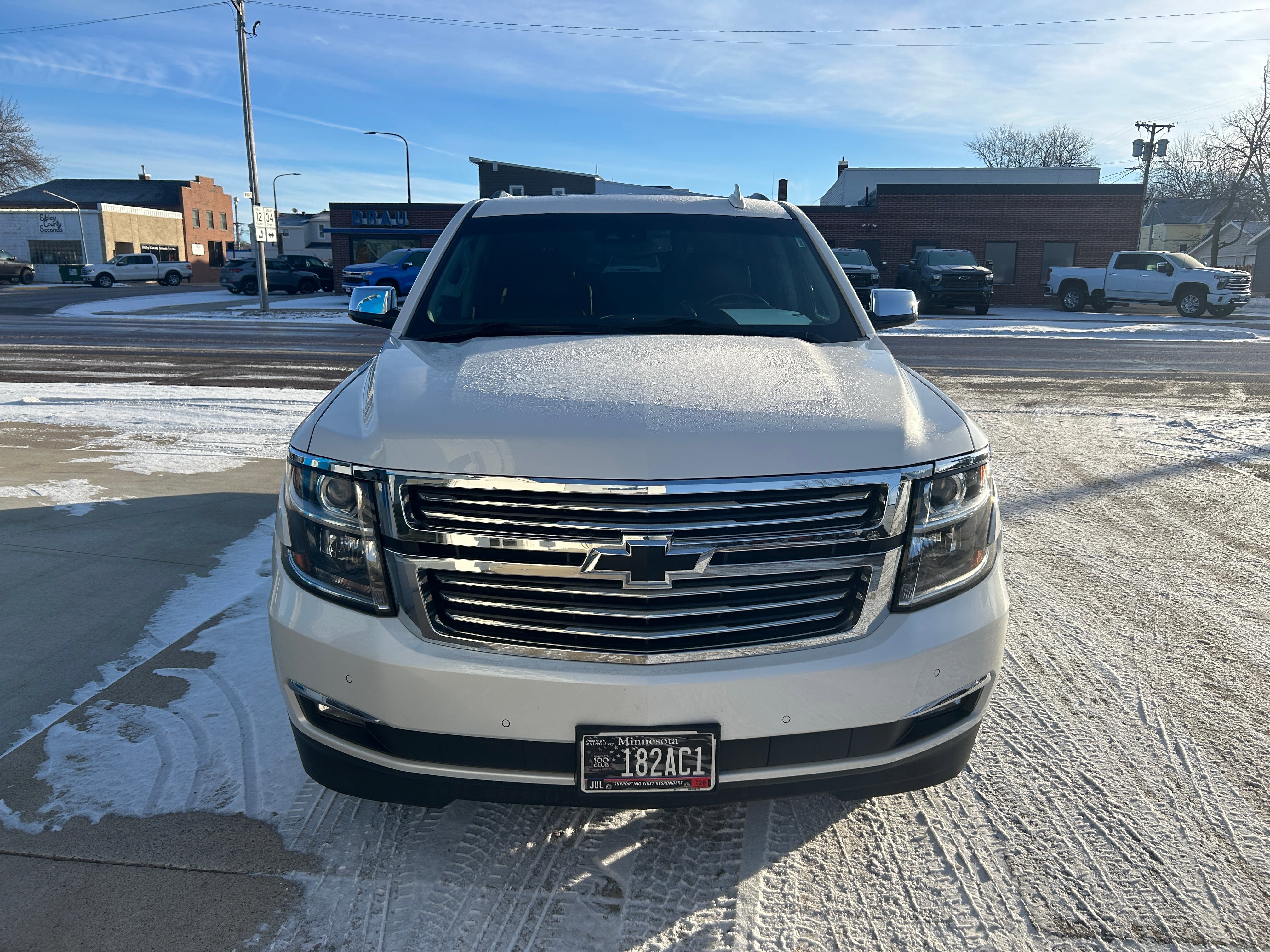 Used 2020 Chevrolet Suburban Premier image 3