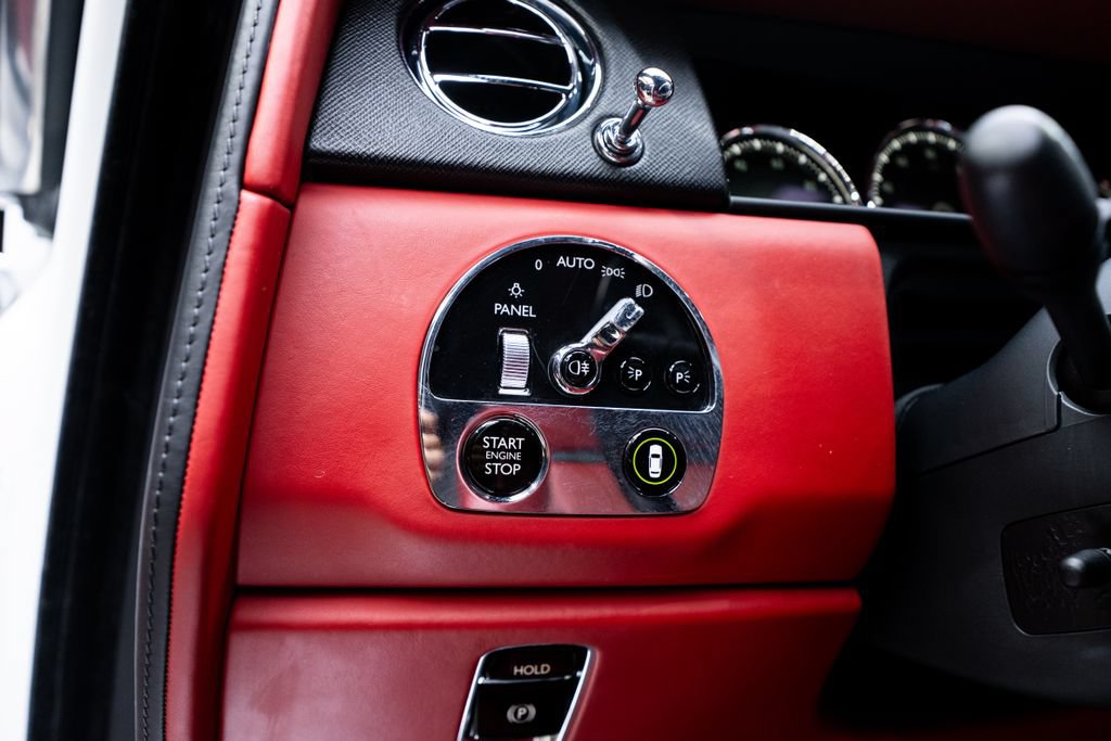 Used 2022 Rolls-Royce Cullinan AWD/4WD image 34