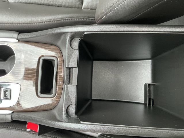 Used 2021 Chevrolet Malibu Premier image 31