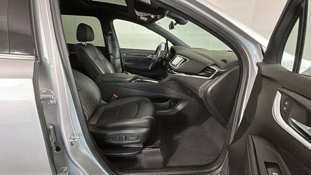 Used 2022 Buick Enclave Avenir w/ Avenir Technology Package AWD/4WD image 30