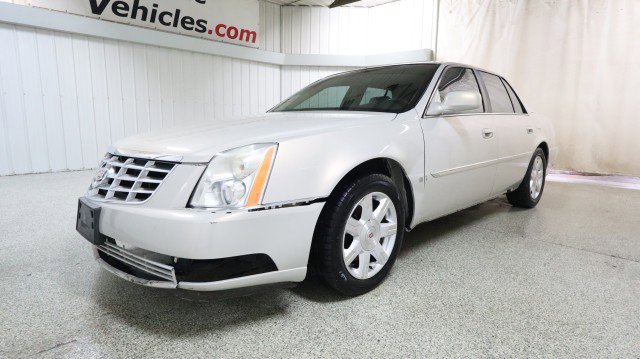 Used 2007 Cadillac DTS image 2