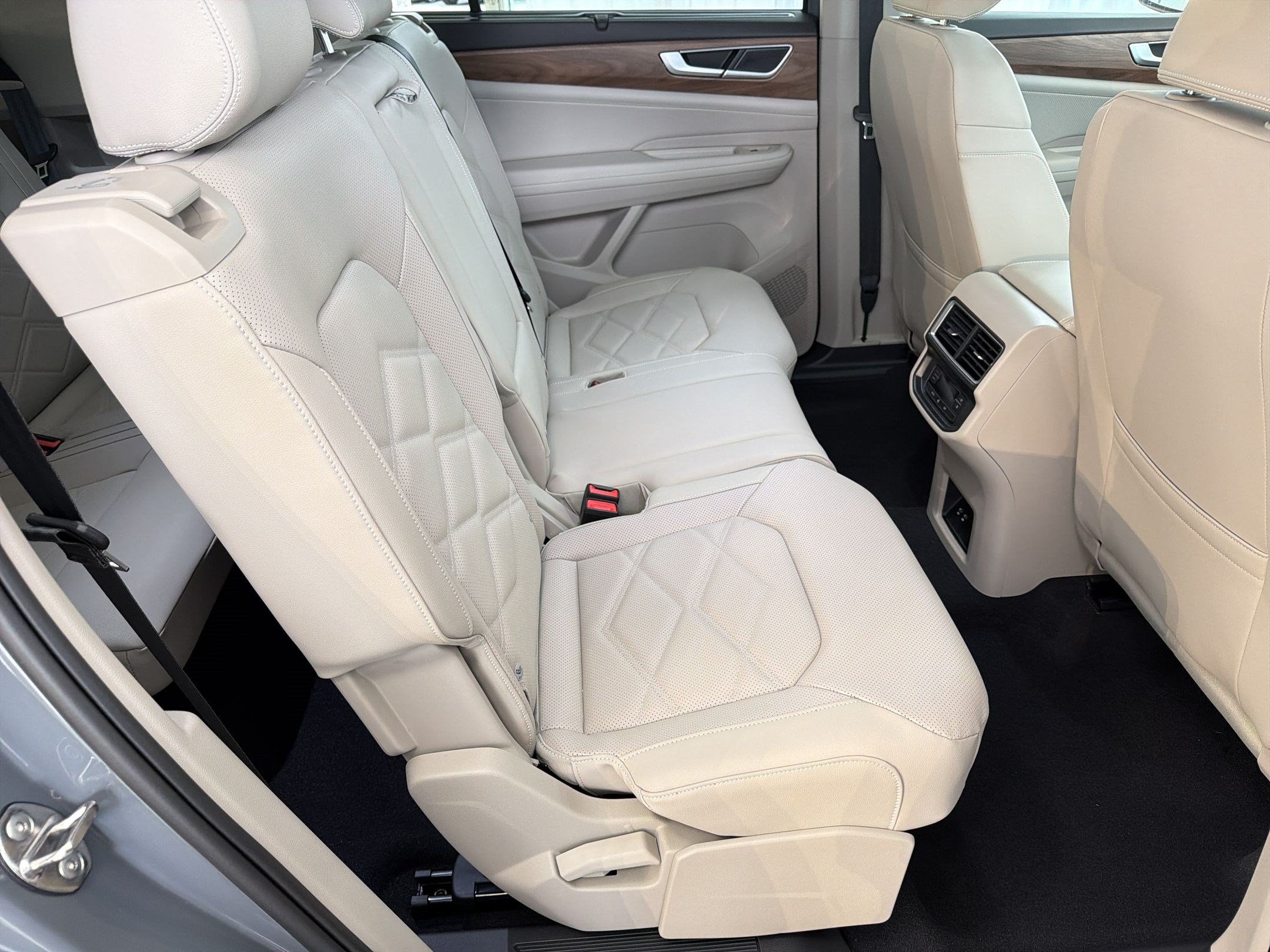 New 2026 Volkswagen Atlas SE FWD image 29
