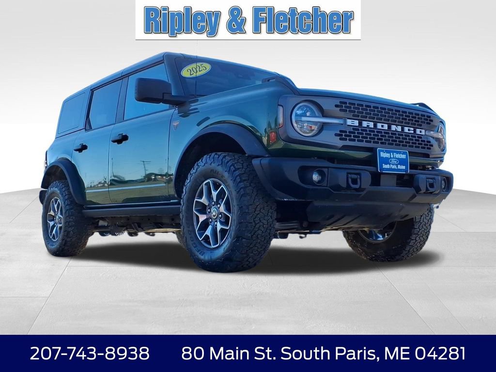 Used 2025 Ford Bronco Badlands image 2