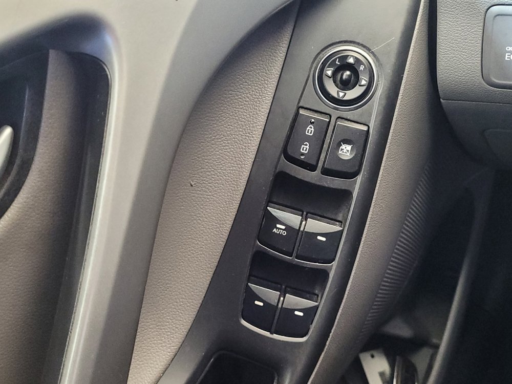 Used 2016 Hyundai Elantra Limited image 27