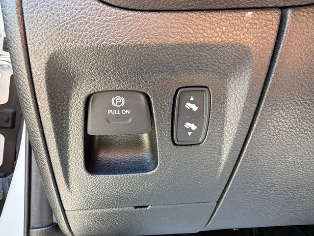 Used 2023 RAM 1500 Laramie AWD/4WD image 15