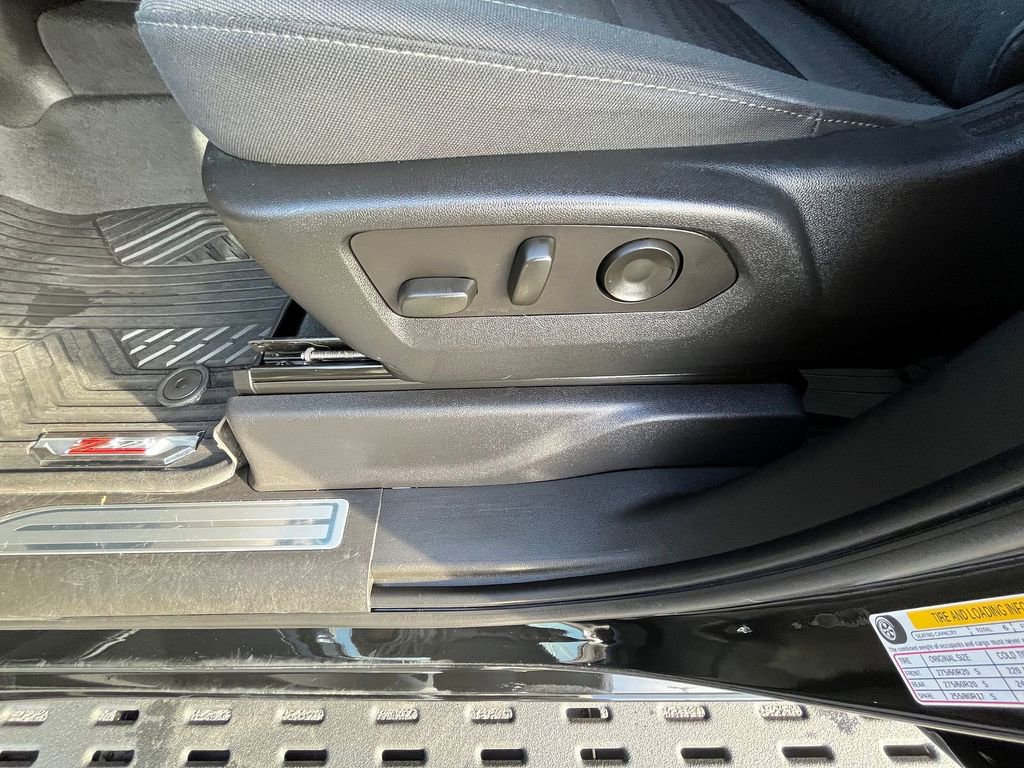 Used 2023 Chevrolet Silverado 1500 RST image 10