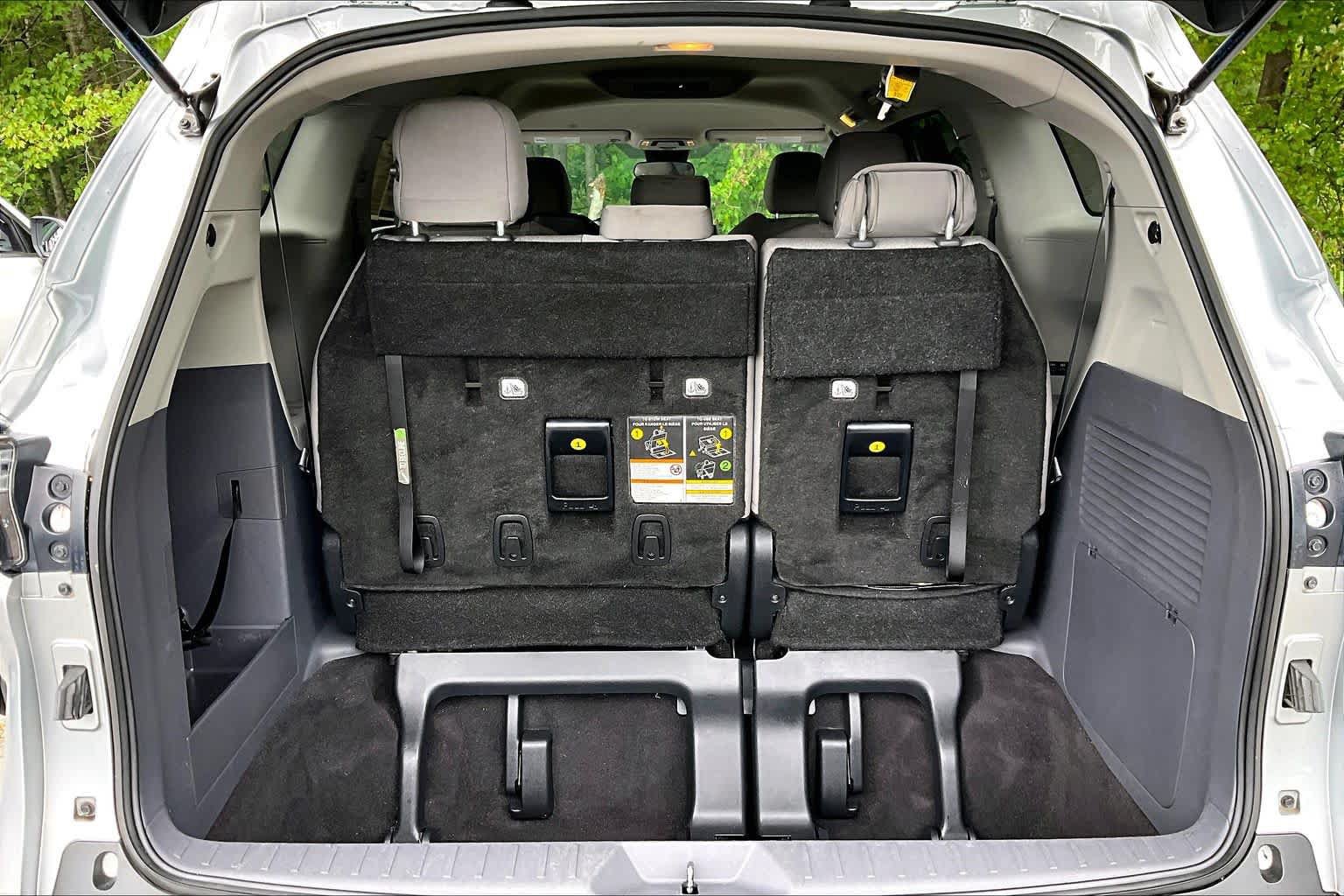 Used 2023 Toyota Sienna LE AWD/4WD image 30