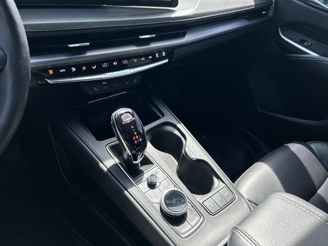 Used 2024 Cadillac XT4 Luxury w/ Cold Weather Package FWD image 29
