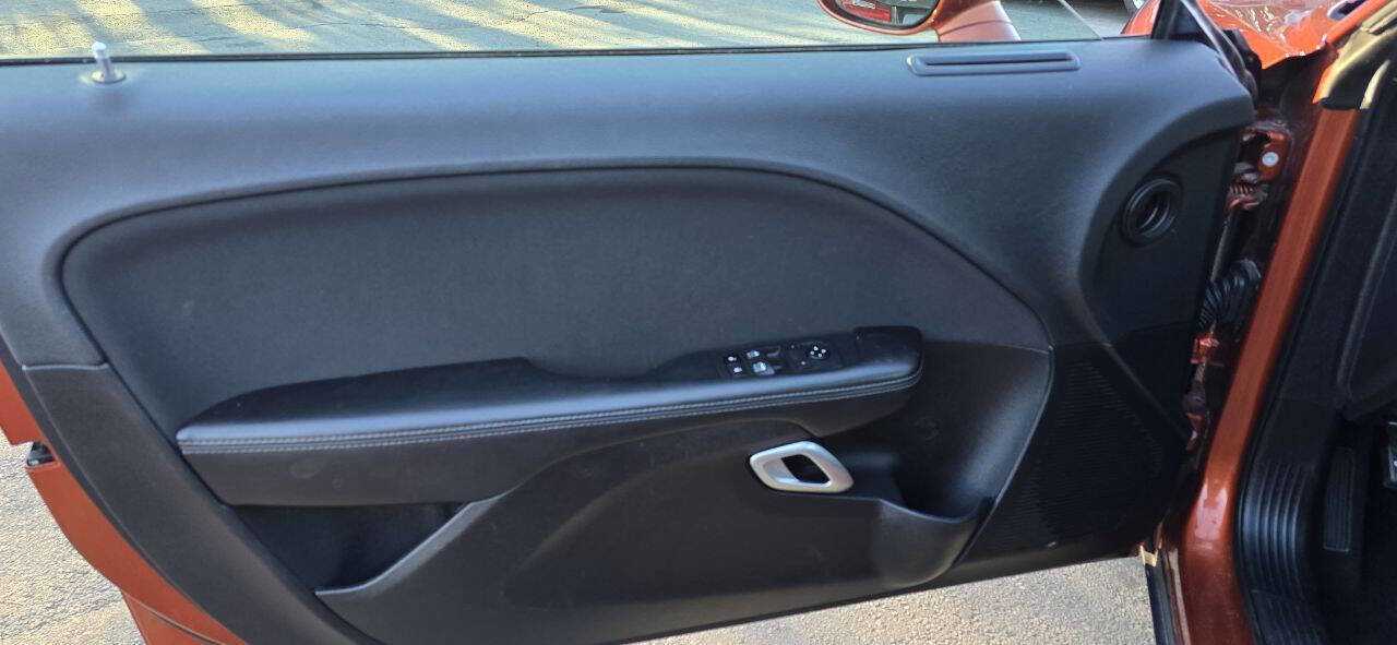 Used 2021 Dodge Challenger SXT image 12