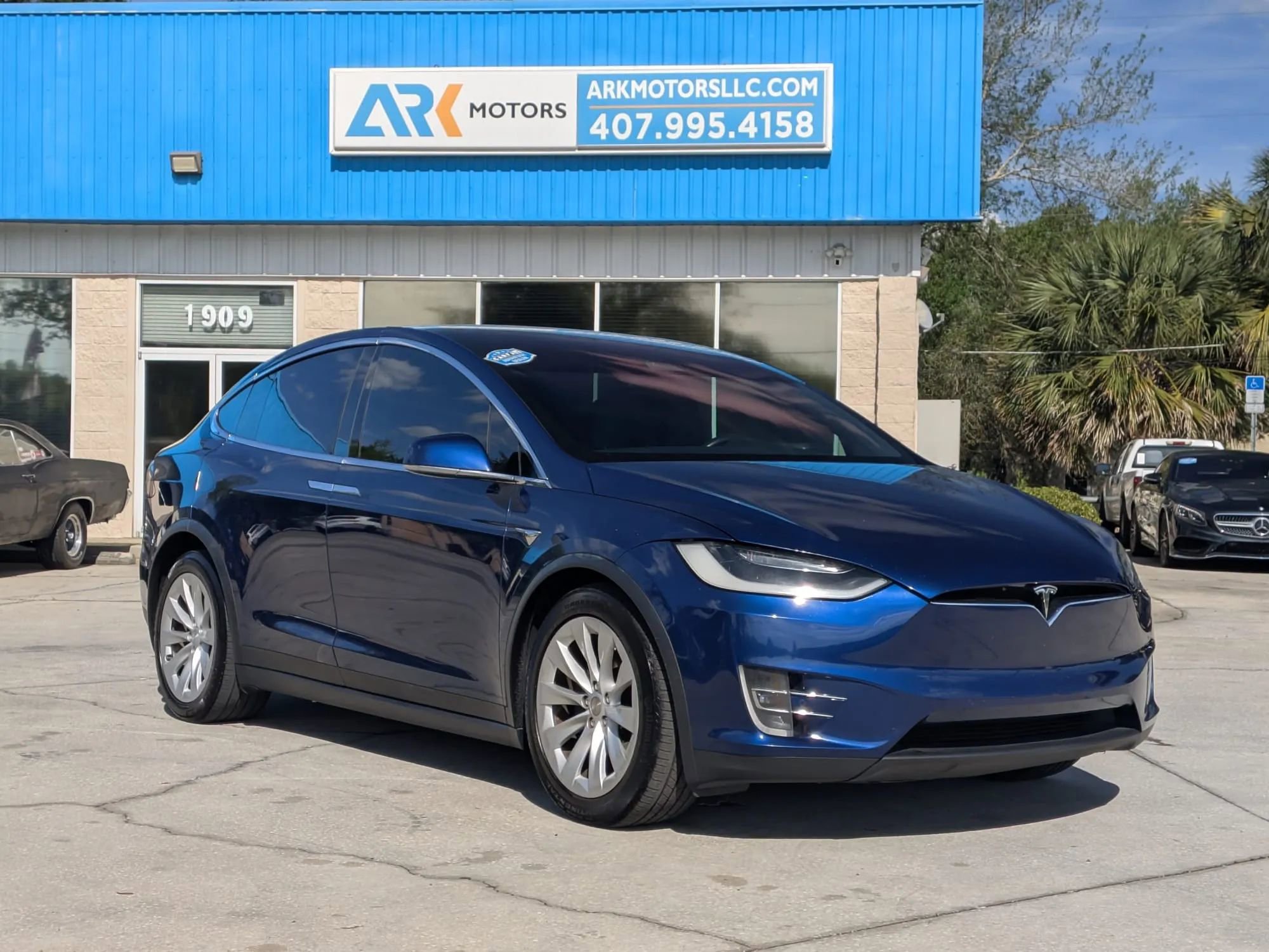 Used 2019 Tesla Model X 100D AWD/4WD image 3