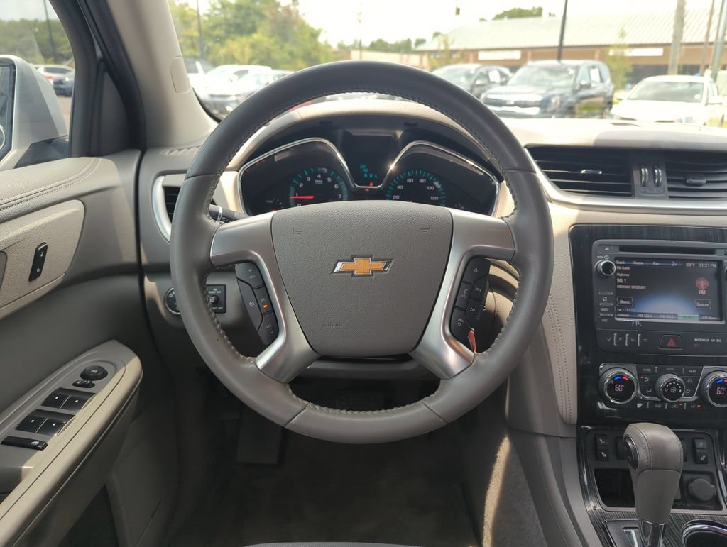 Used 2015 Chevrolet Traverse LT FWD image 17