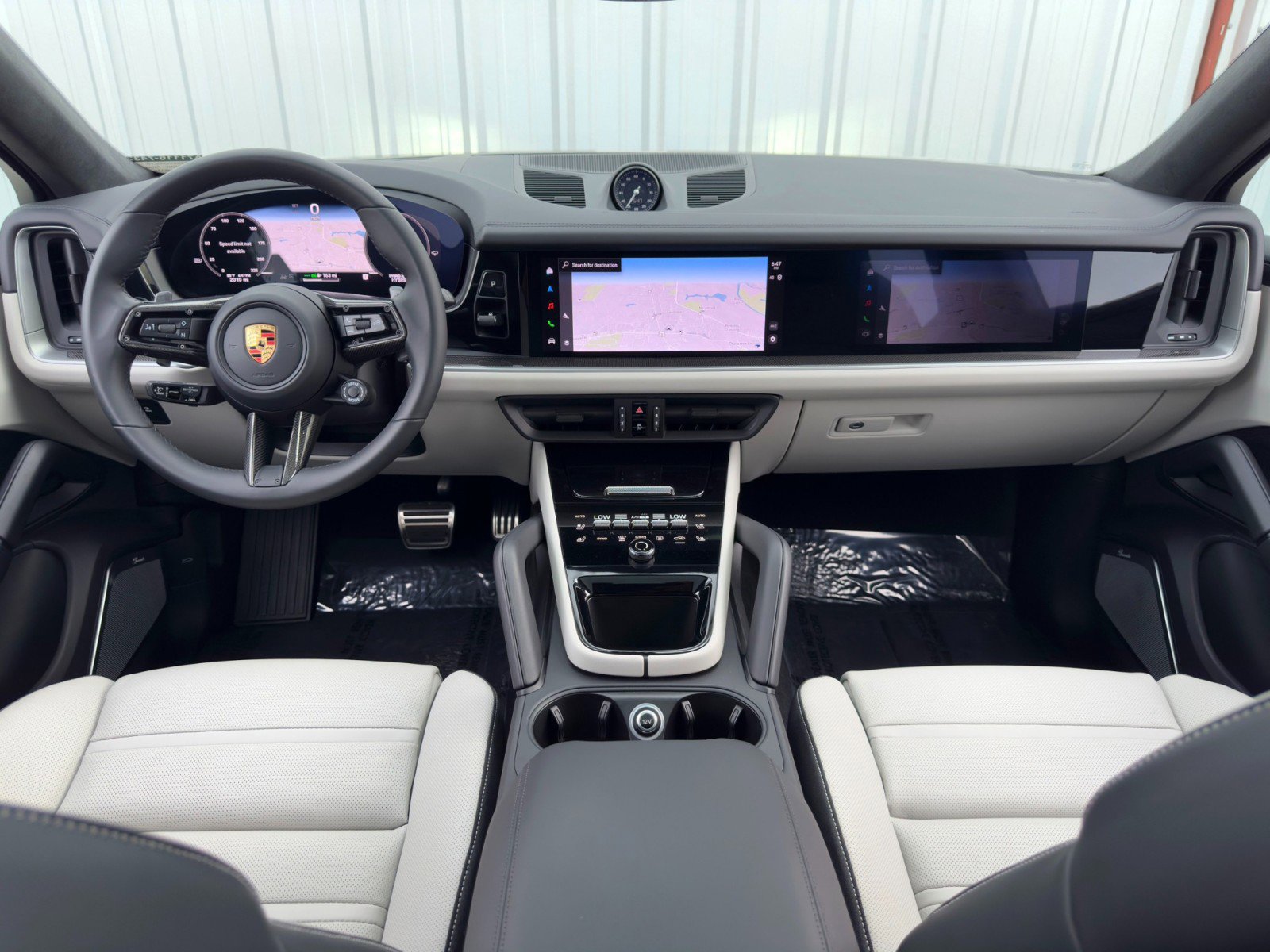 Used 2024 Porsche Cayenne Turbo AWD/4WD image 14