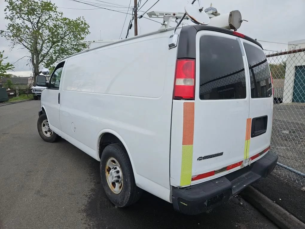 Used 2008 Chevrolet Express 2500 RWD image 9