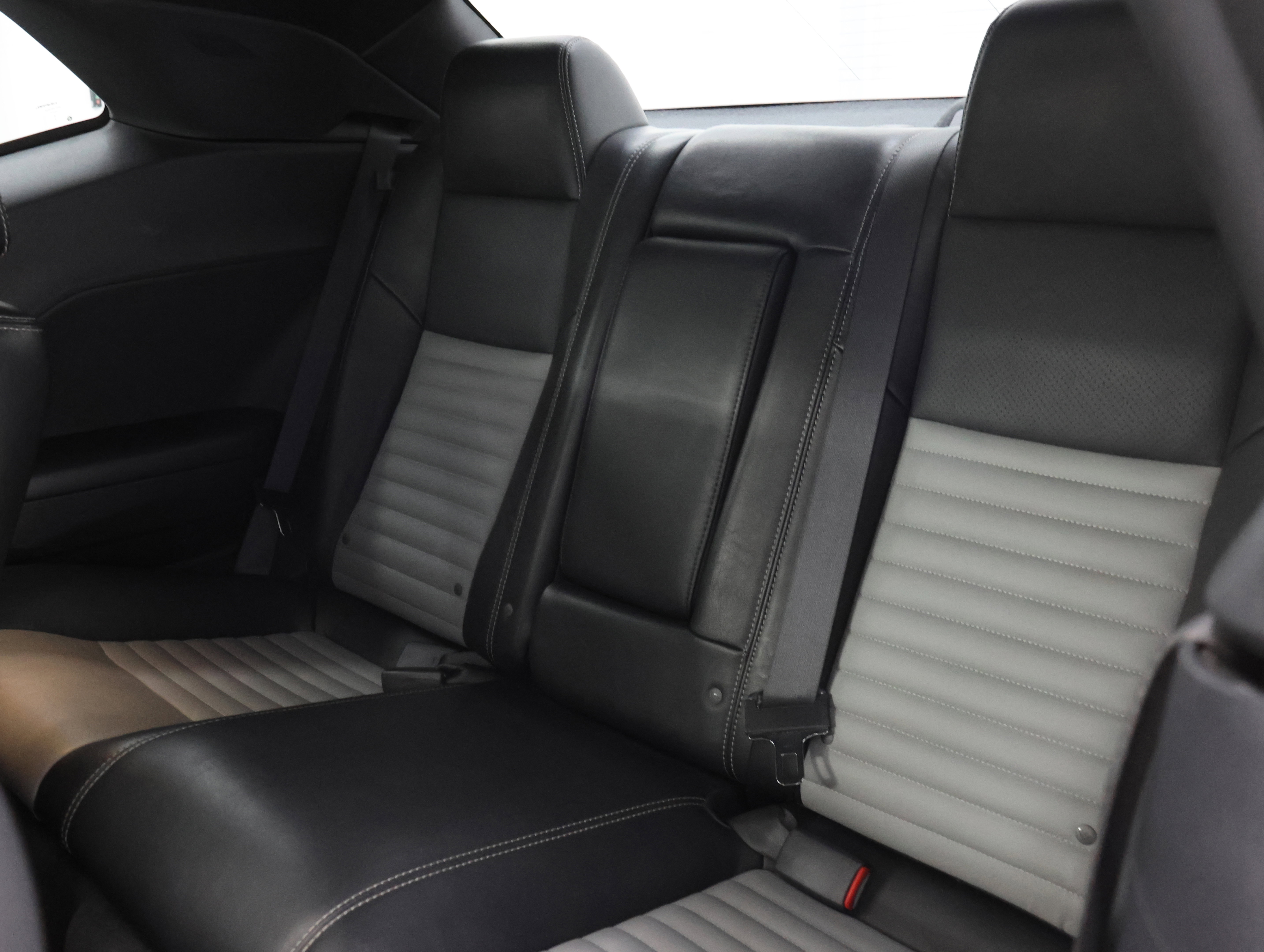 Used 2009 Dodge Challenger R/T image 9