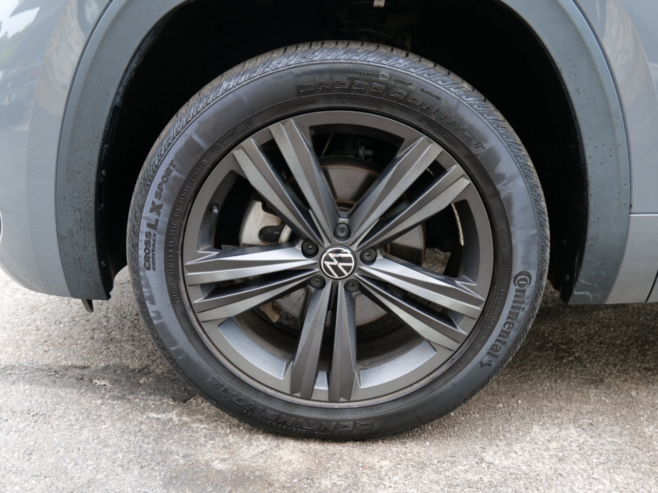 Used 2022 Volkswagen Atlas Cross Sport SEL R-Line image 89