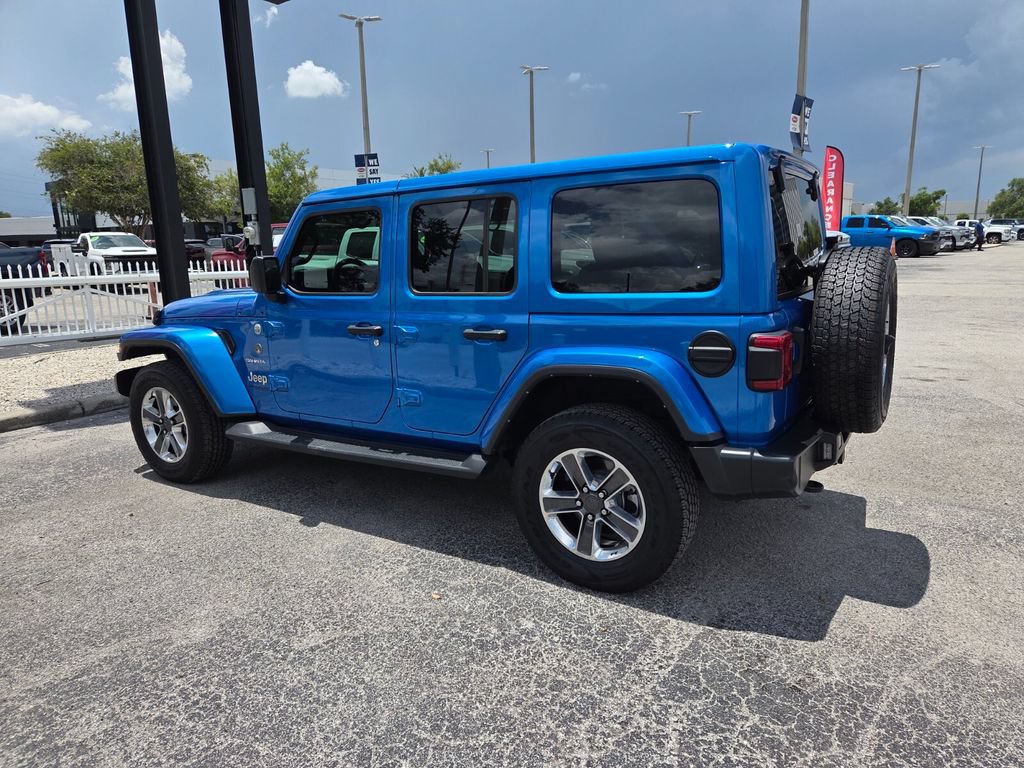 Used 2022 Jeep Wrangler Unlimited Sahara w/ LED Lighting Group AWD/4WD image 12