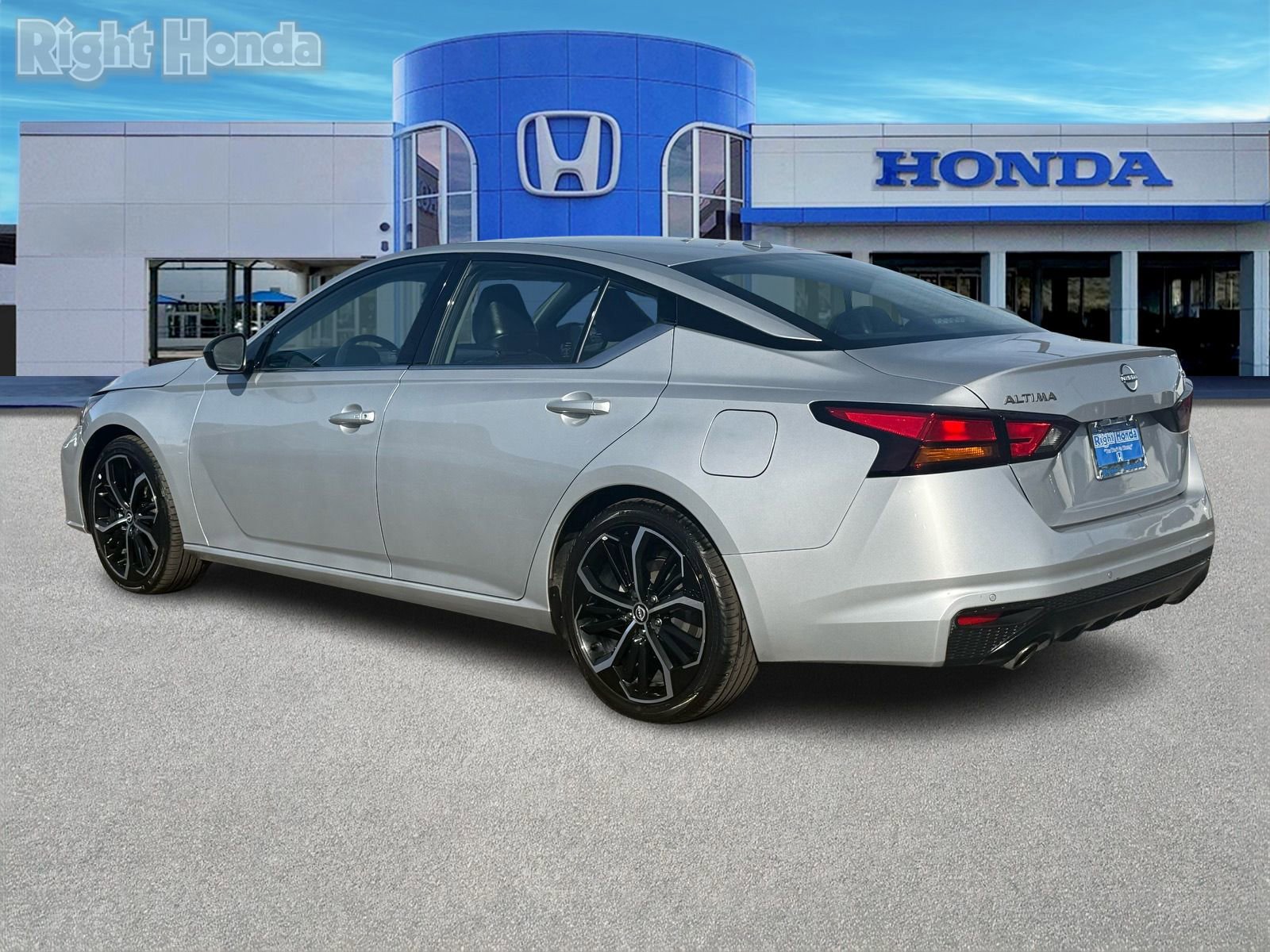 Used 2024 Nissan Altima 2.5 SR image 4