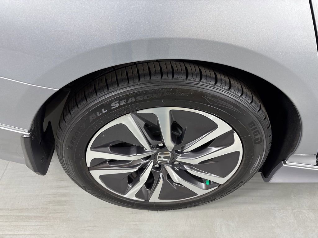 Used 2019 Honda Accord Touring image 10